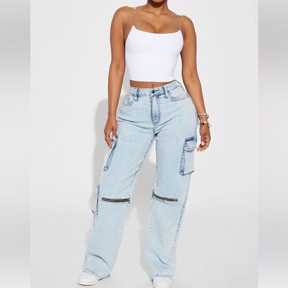 Eyes On The Prize Low Stretch Cargo Jeans - Light Wash - Picture 1 of 4